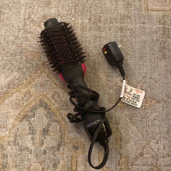 Revlon One Step Hair Dryer & Styler - Picture 1 of 1